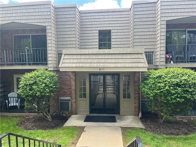 611 Calais Dr 4203 gallery image 2