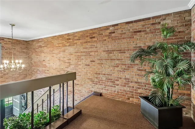 611 Calais DRIVE 4204 gallery image 16