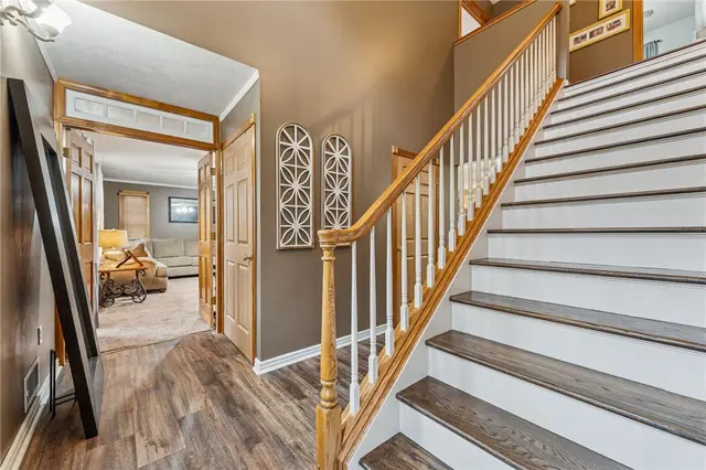 611 Greenspring Drive gallery image 3