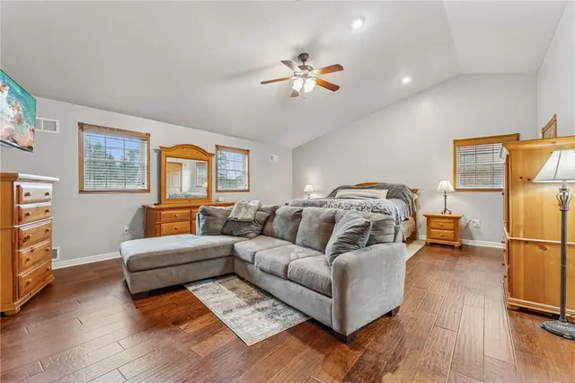 611 Greenspring Drive gallery image 6