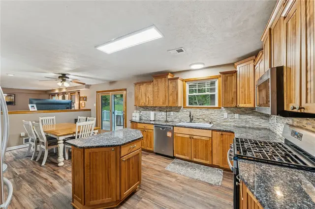 611 Greenspring Drive gallery image 26