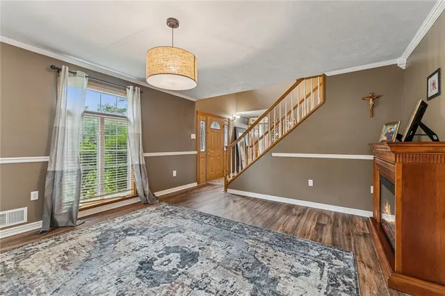 611 Greenspring Drive gallery image 41