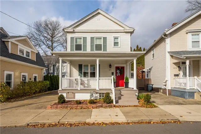 611 Grimes St