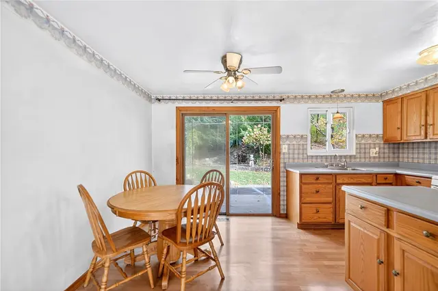 613 Moonstone Dr gallery image 22