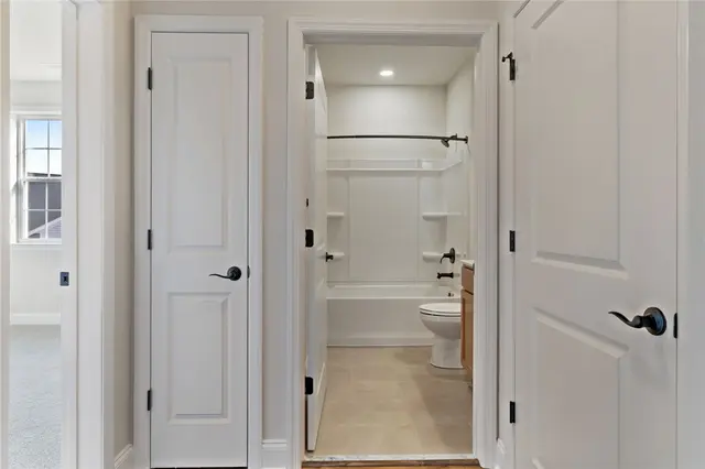614 Valor Drive gallery image 7