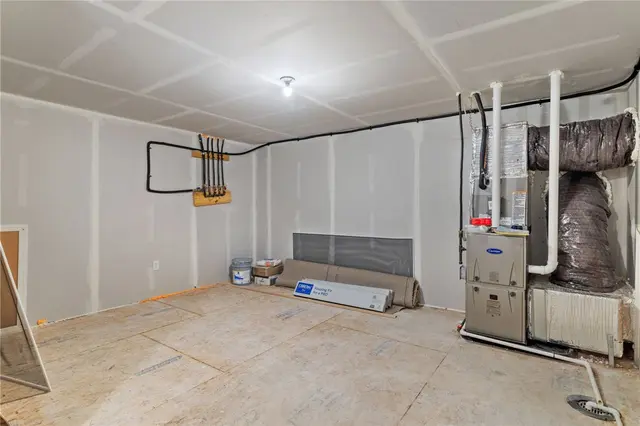 614 Valor Drive gallery image 9