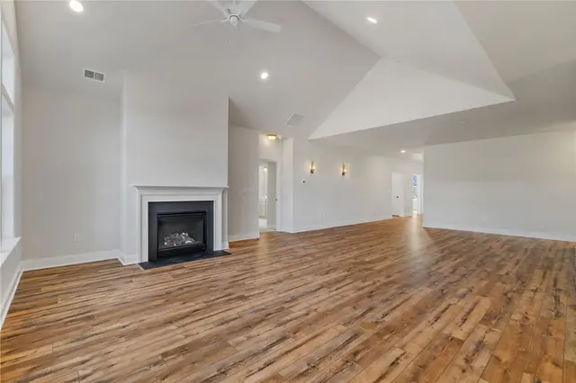 614 Valor Drive gallery image 12