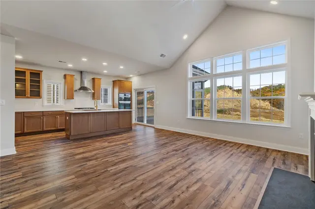 614 Valor Drive gallery image 13