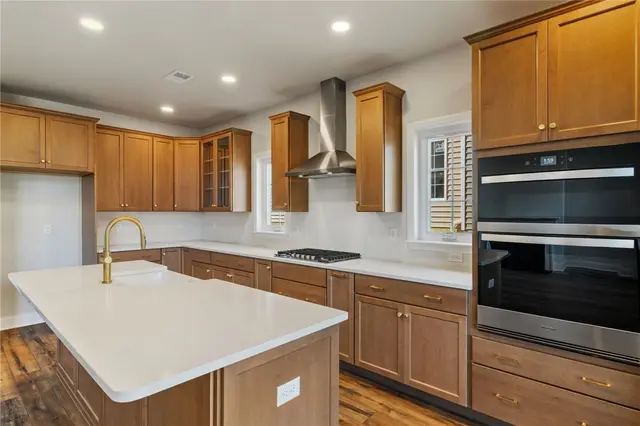 614 Valor Drive gallery image 18