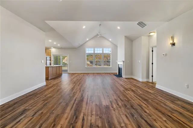 614 Valor Drive gallery image 19