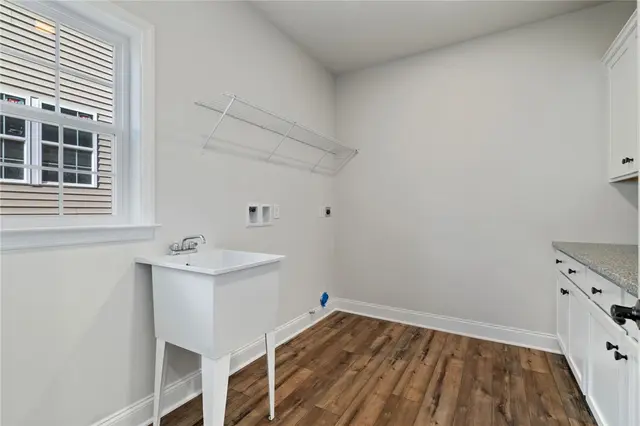 614 Valor Drive gallery image 27