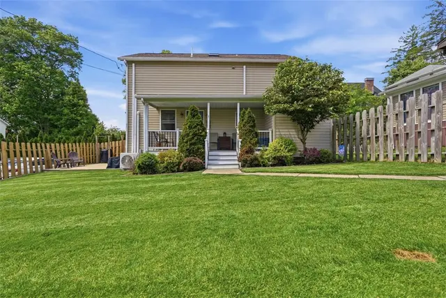 615 Lincoln Pl gallery image 7