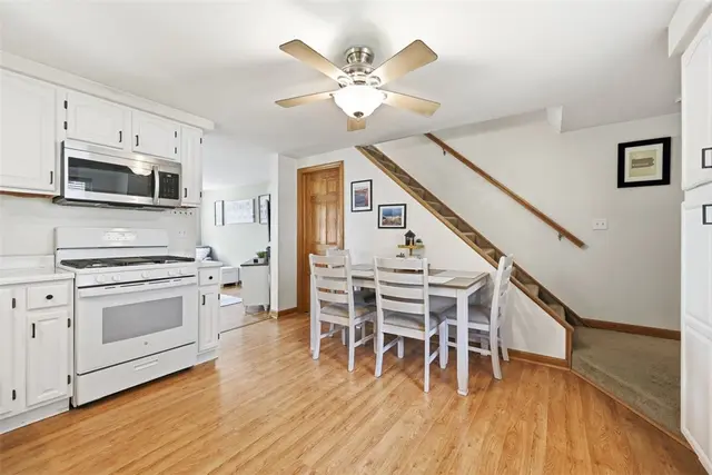 615 Lincoln Pl gallery image 13