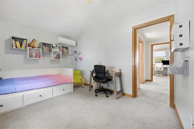 615 Lincoln Pl gallery image 26