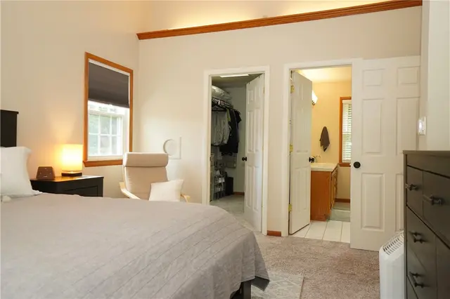 616 Warwick Lane gallery image 5