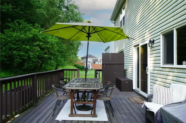 616 Warwick Lane gallery image 7