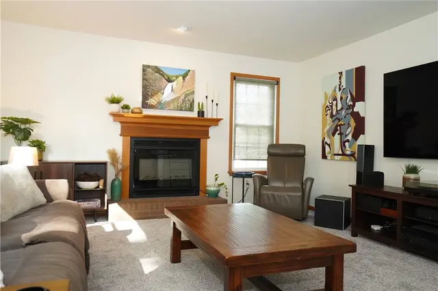 616 Warwick Lane gallery image 16