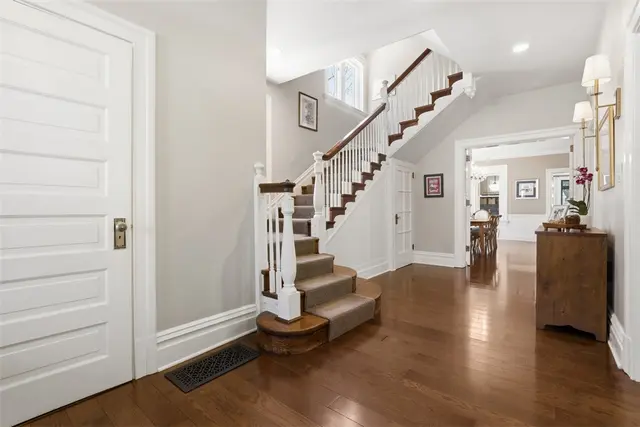 622 Grove Street gallery image 9
