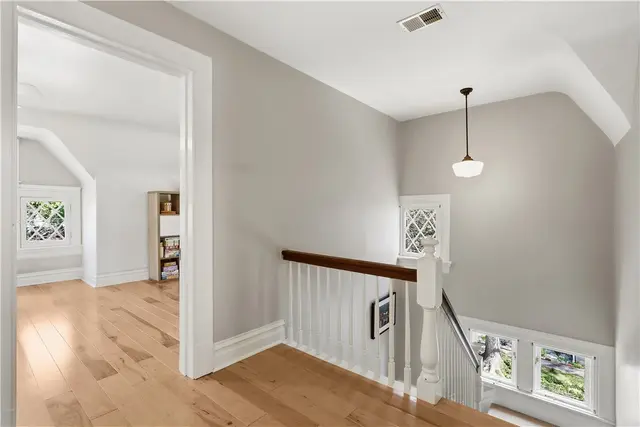 622 Grove Street gallery image 11