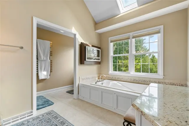 622 Oswego Drive gallery image 18