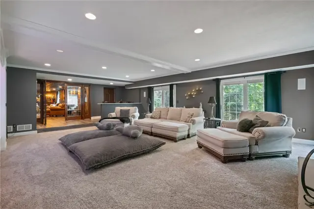 623 Oswego Dr gallery image 2