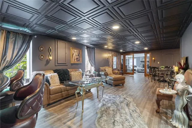 623 Oswego Dr gallery image 32