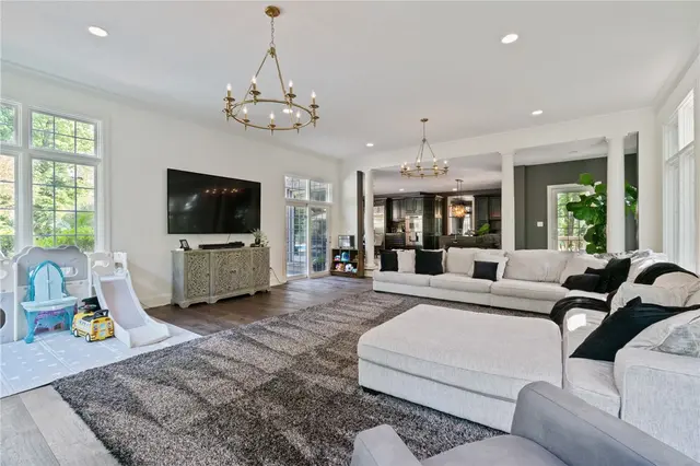 623 Oswego Dr gallery image 37