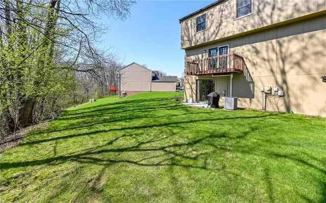 623 Sunset Cir gallery image 4