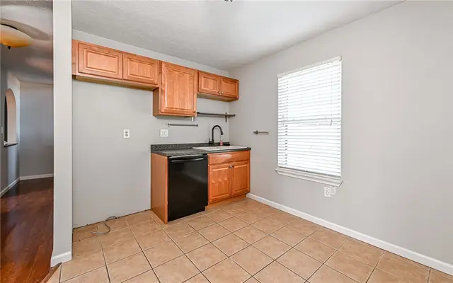 623 Sunset Cir gallery image 9