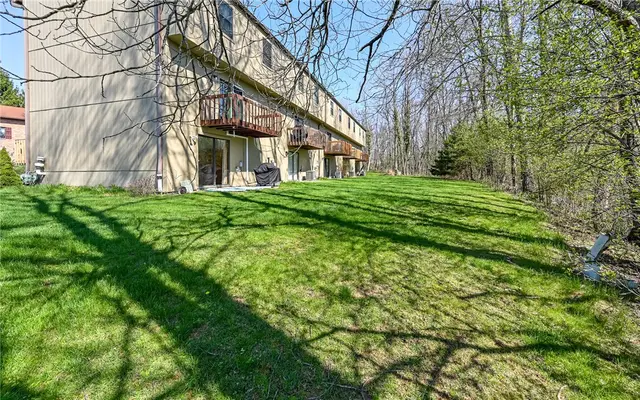 623 Sunset Cir gallery image 10