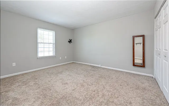 623 Sunset Cir gallery image 13