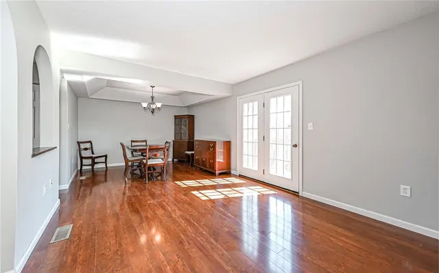 623 Sunset Cir gallery image 15