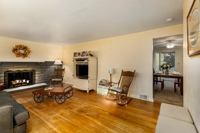 623 Westland Dr gallery image 24