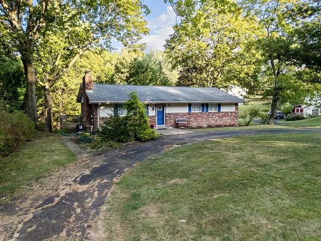 623 Westland Dr gallery image 32