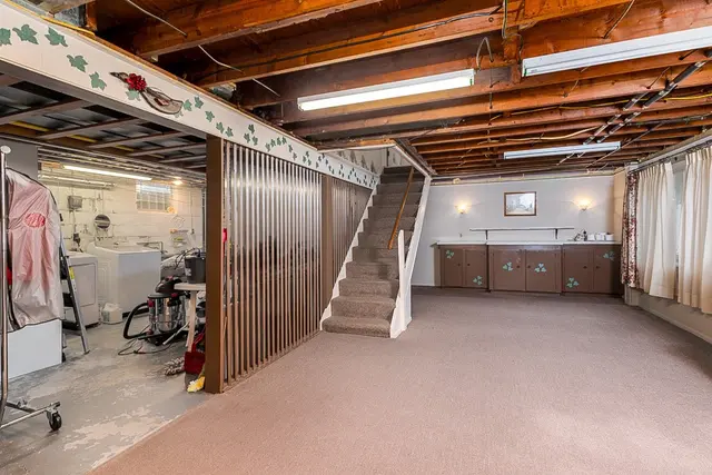 623 Westland Dr gallery image 33