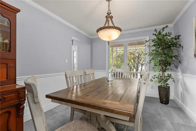 627 Alex Ct gallery image 2