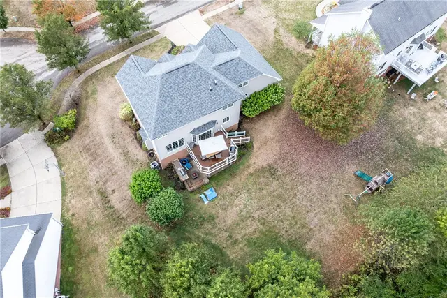 627 Alex Ct gallery image 4