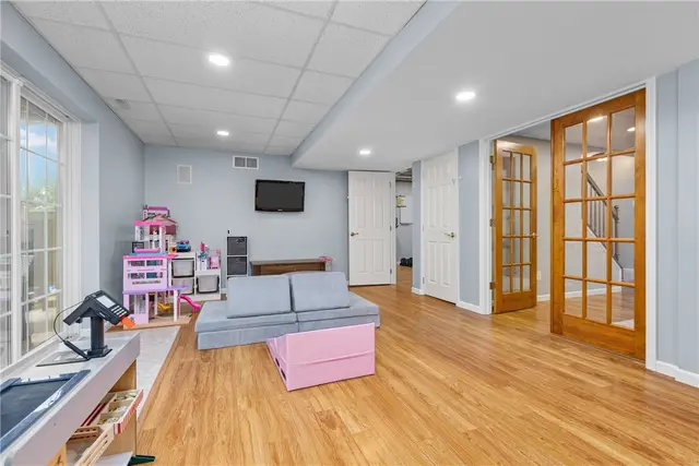 627 Alex Ct gallery image 25