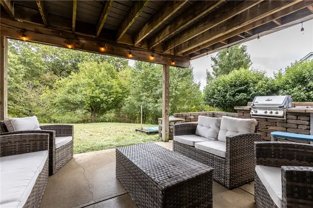 627 Alex Ct gallery image 32