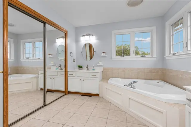 627 Alex Ct gallery image 33