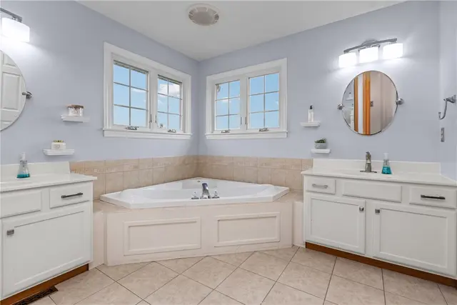627 Alex Ct gallery image 34
