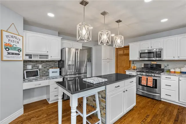 627 Alex Ct gallery image 37