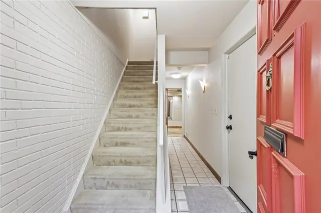 631 Maplewood Court gallery image 22