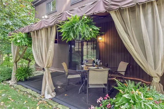 631 Maplewood Court gallery image 31