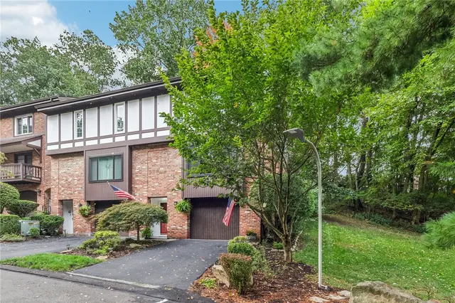 631 Maplewood Court gallery image 40