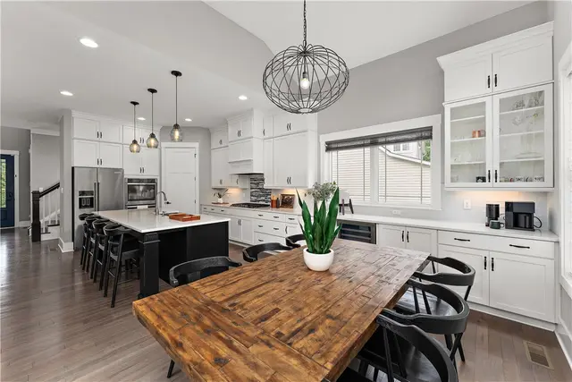 637 Chilliwack Ln gallery image 6