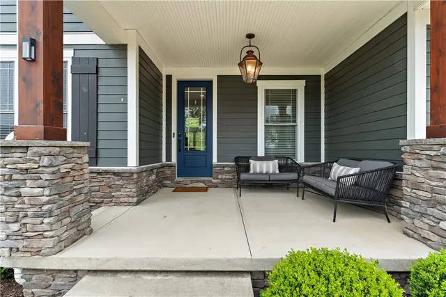 637 Chilliwack Ln gallery image 8