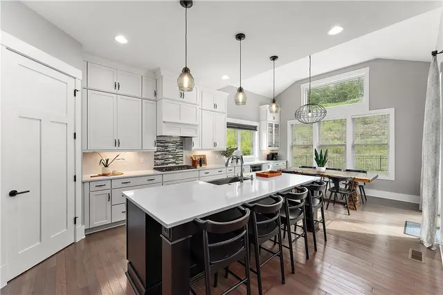 637 Chilliwack Ln gallery image 10