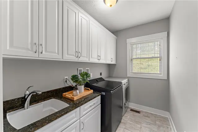 637 Chilliwack Ln gallery image 21