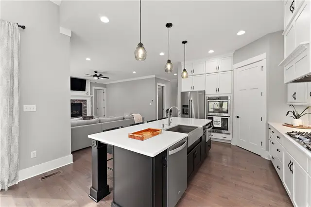 637 Chilliwack Ln gallery image 23